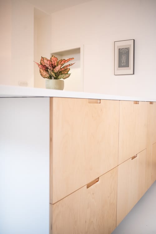 Čela skřínek kuchyně z březové překližky